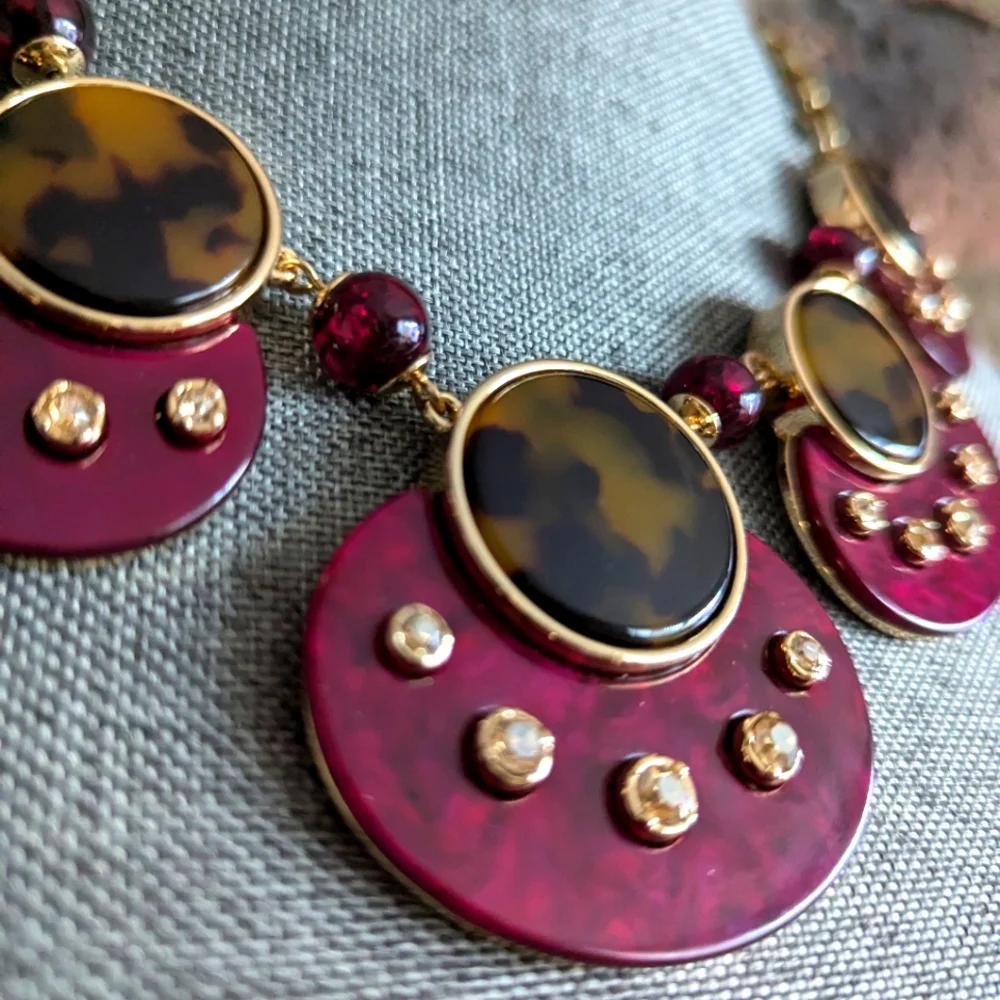 Chico's Shiraz-Hued Faux Tortoiseshell Bib Necklace